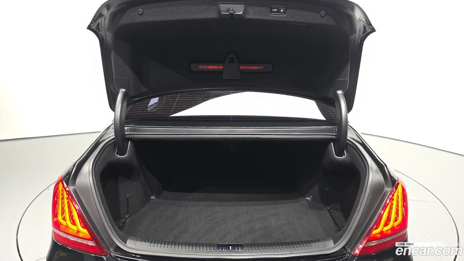 Genesis EQ900