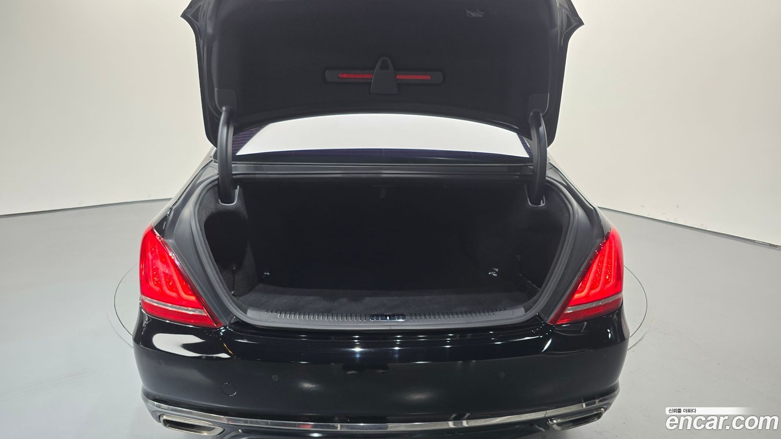 Genesis EQ900