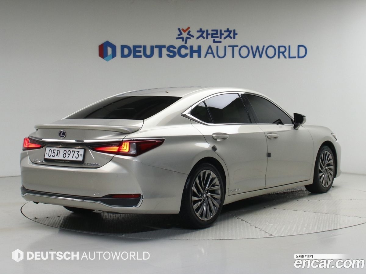 Lexus ES Mk7
