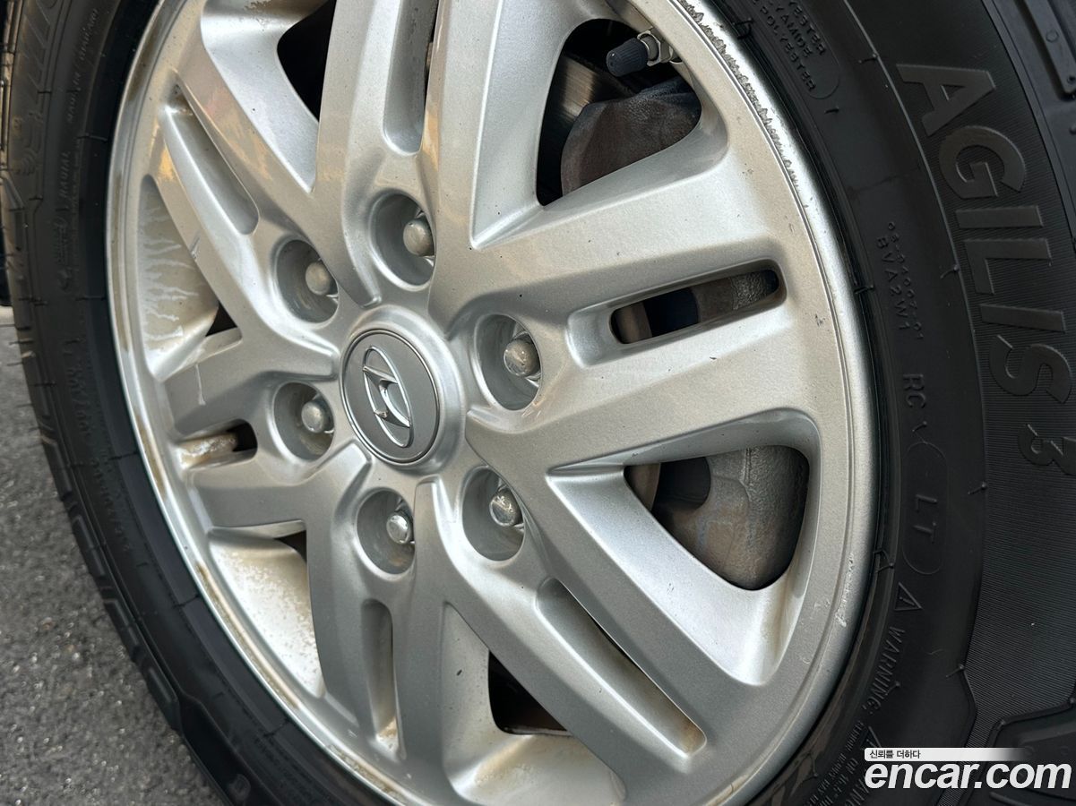 Hyundai Starex
