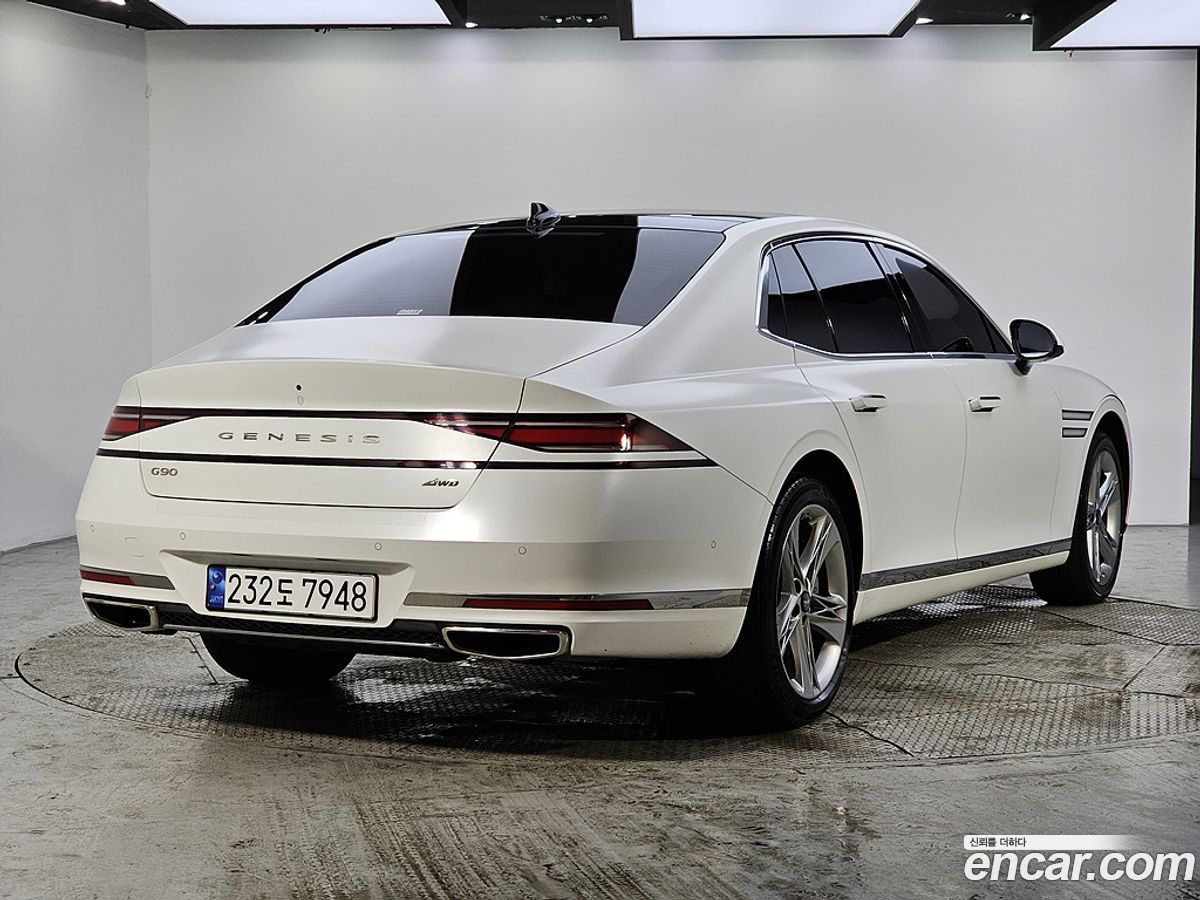 Genesis G90