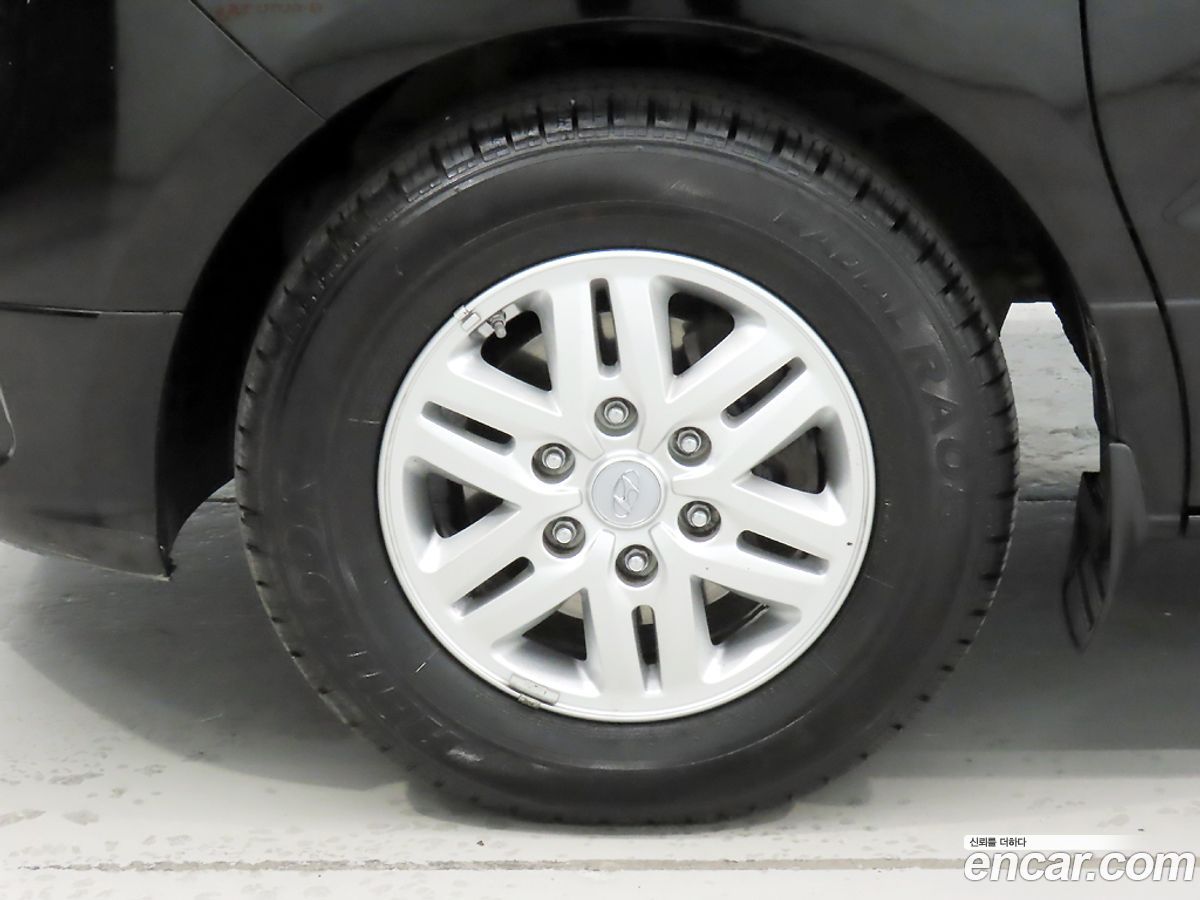 Hyundai Starex