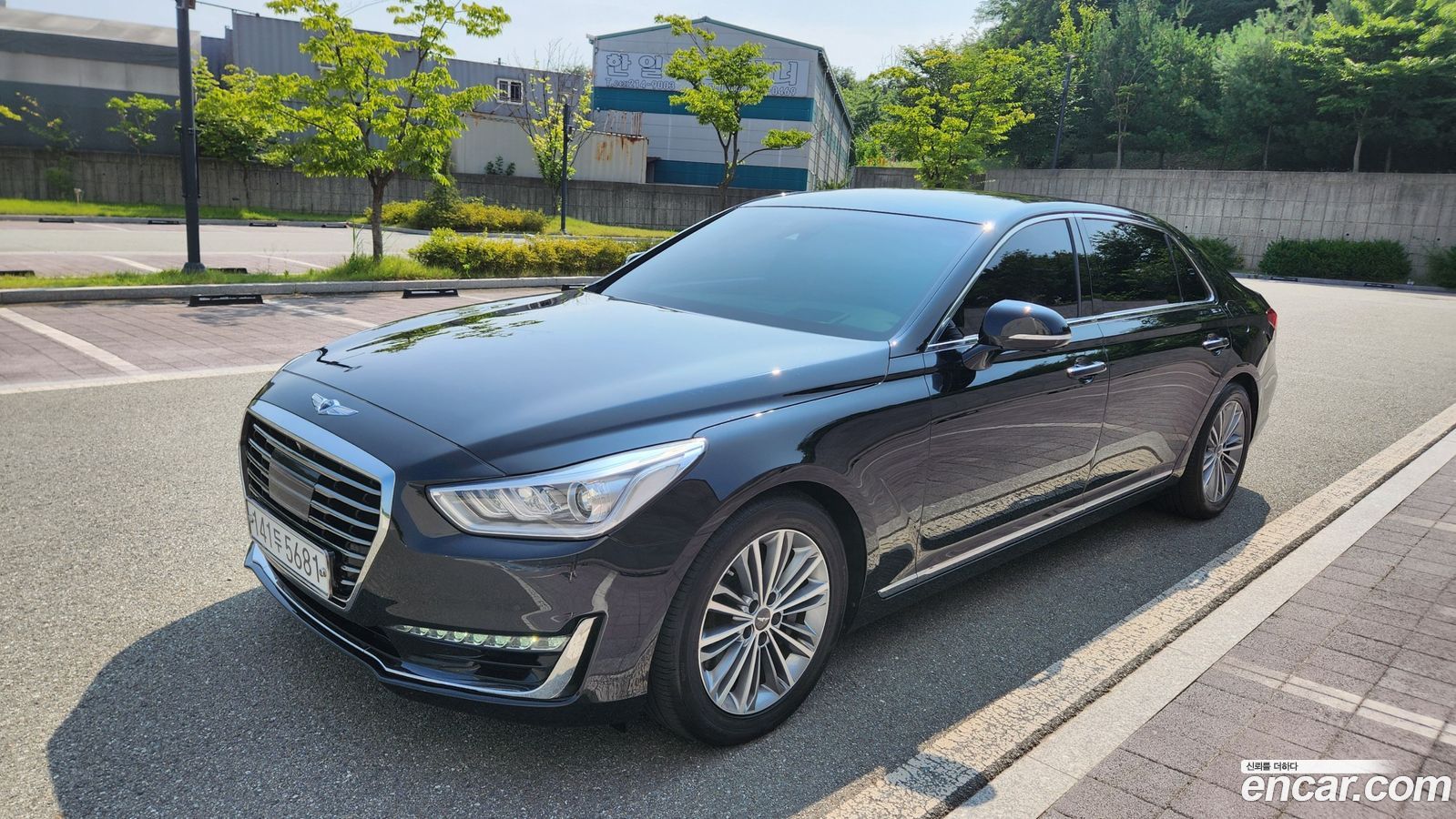 Genesis EQ900