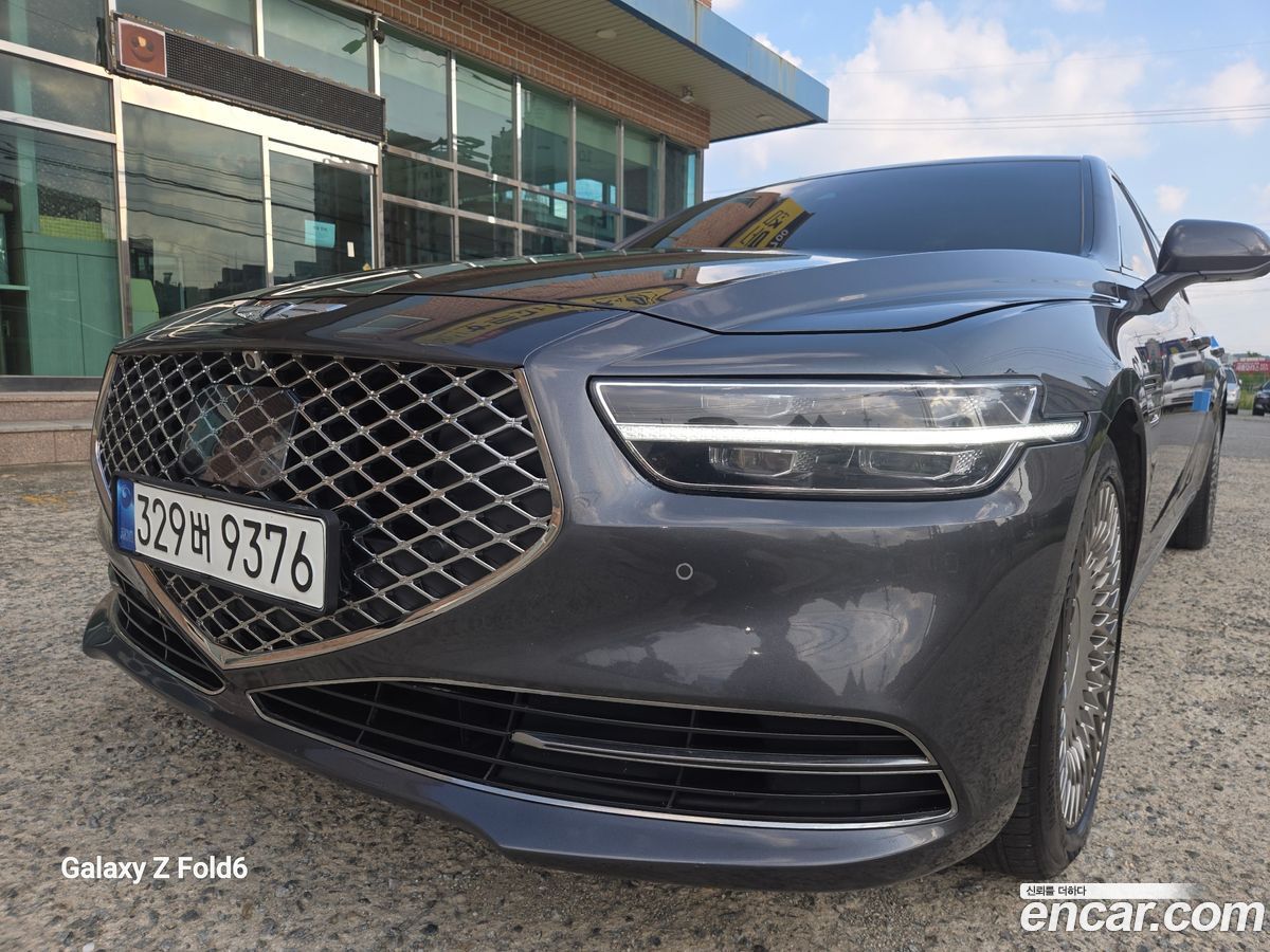 Genesis G90