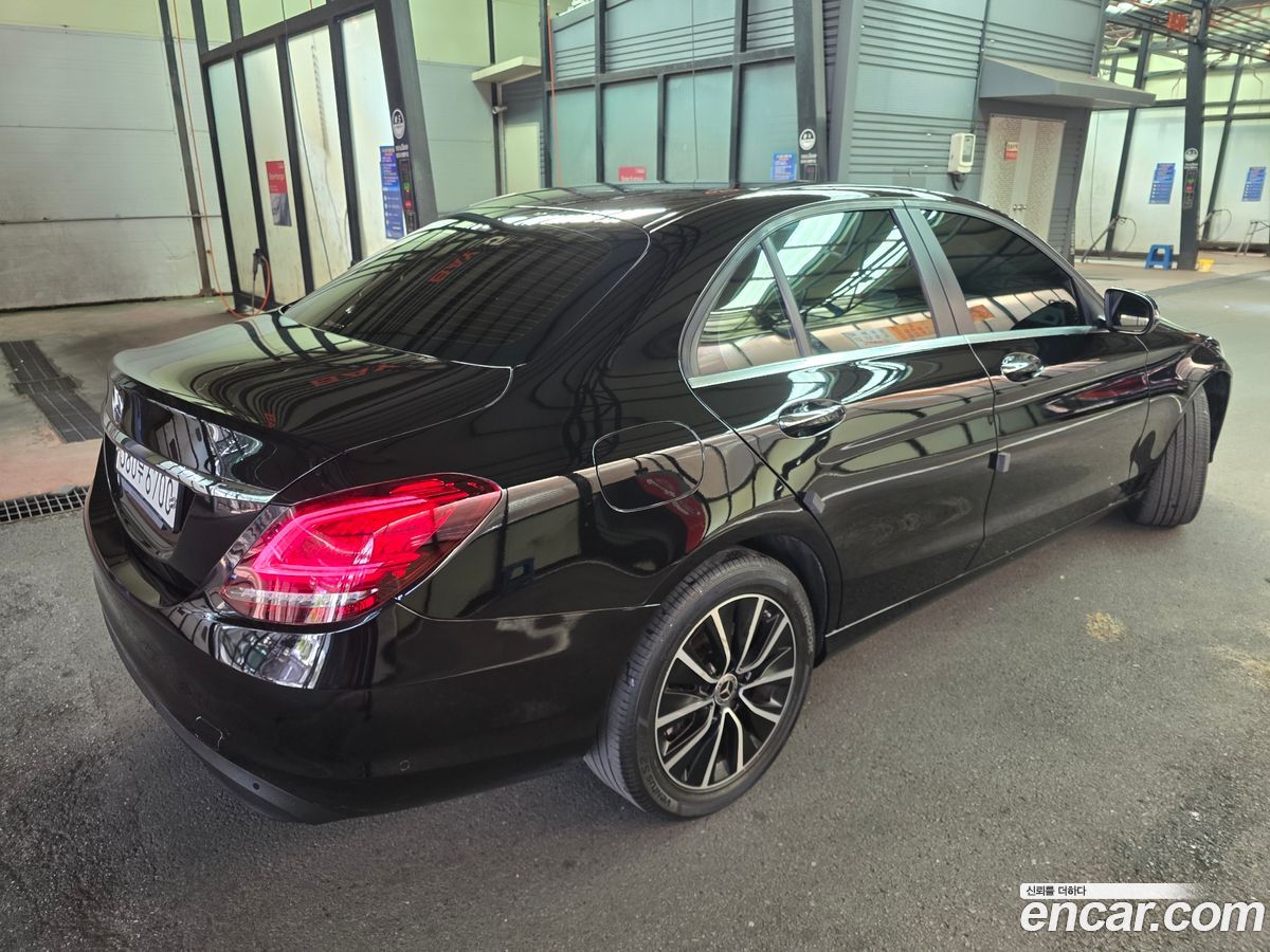 Mercedes-Benz C-Class