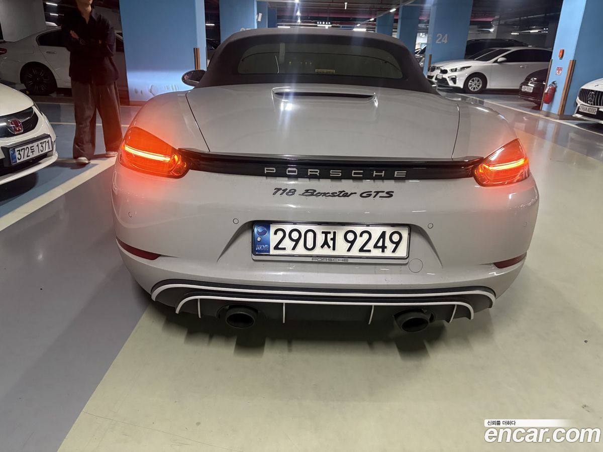 Porsche 718