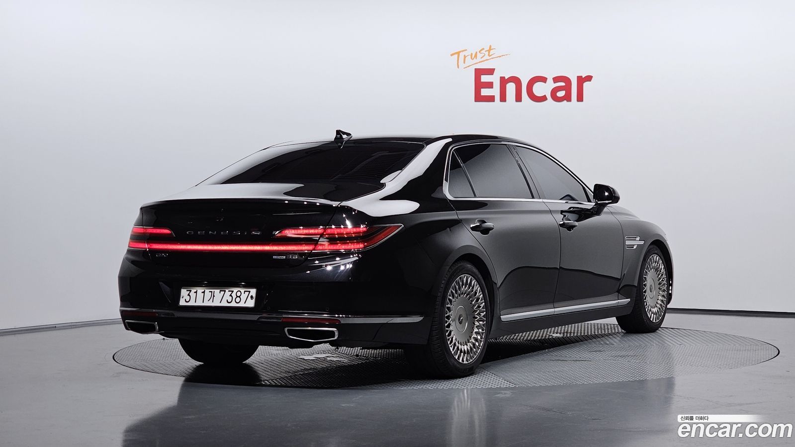 Genesis G90