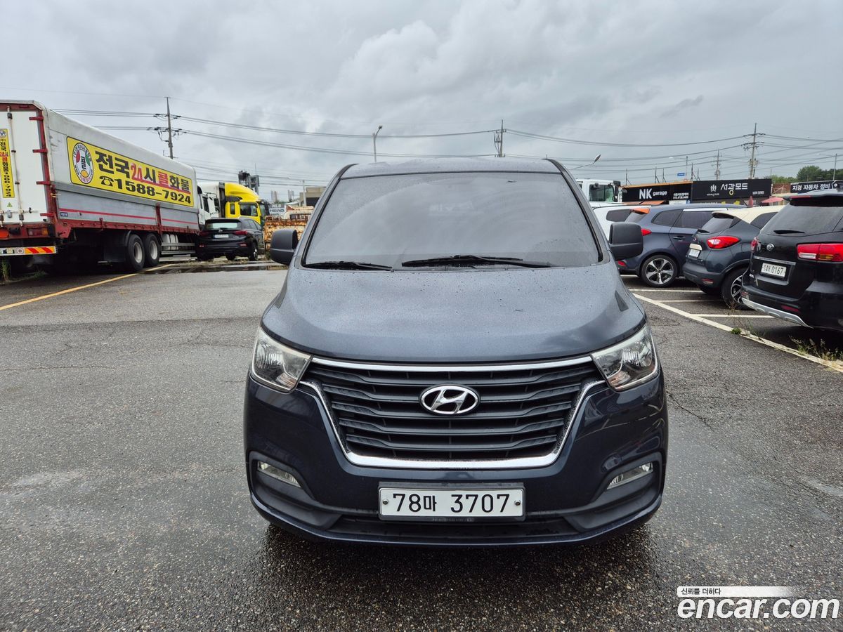 Hyundai Starex
