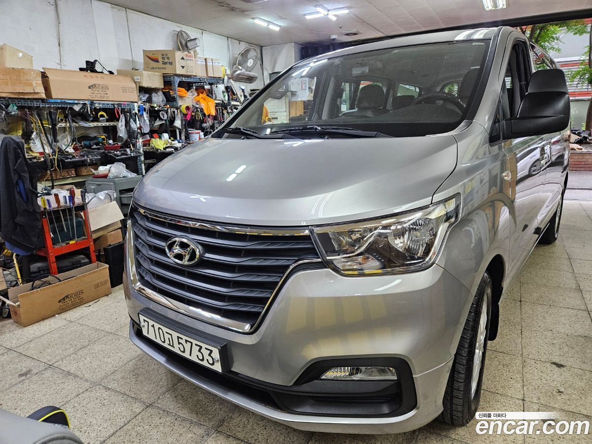 Hyundai Starex