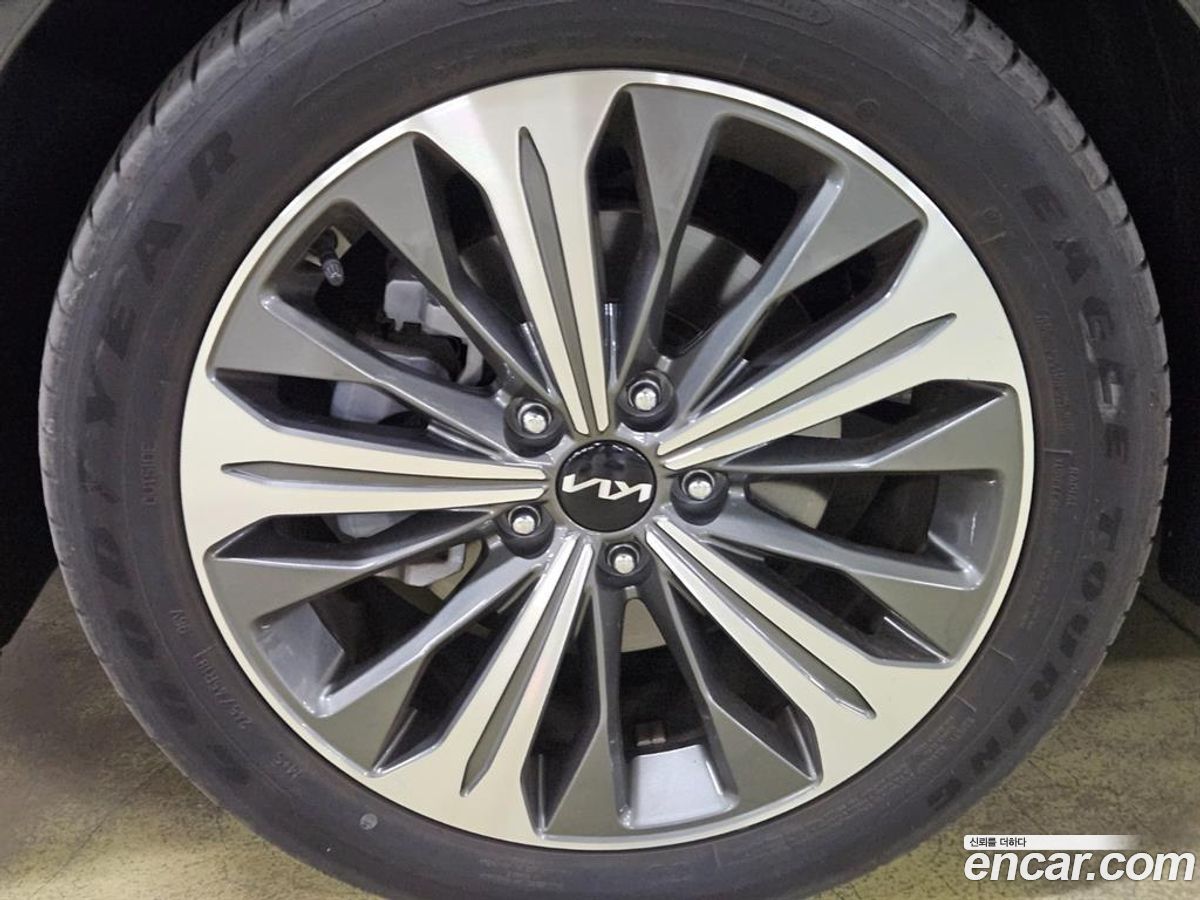 Kia K8
