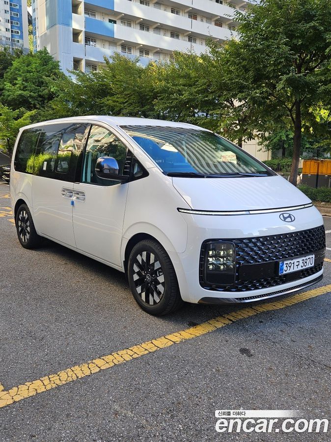 Hyundai Staria