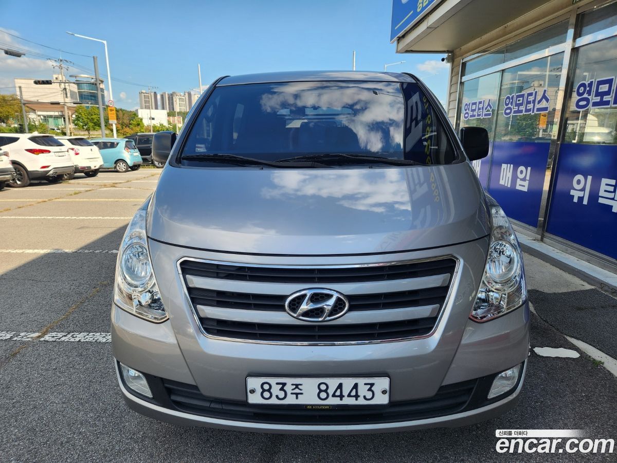 Hyundai Starex