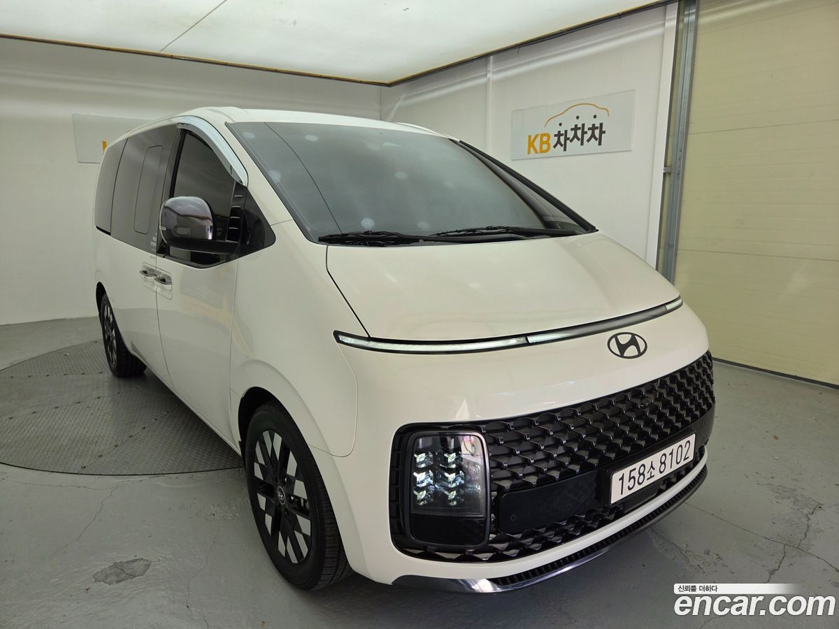 Hyundai Staria