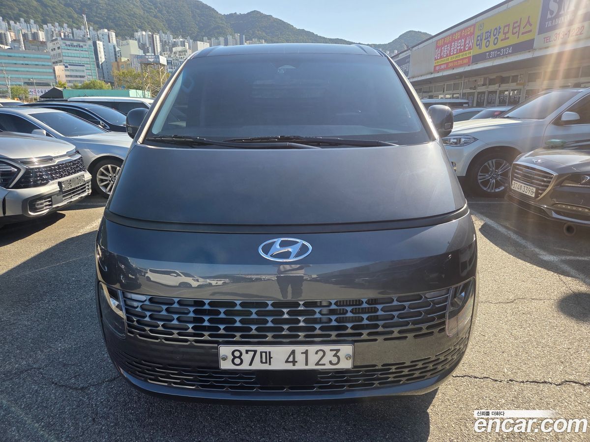 Hyundai Staria