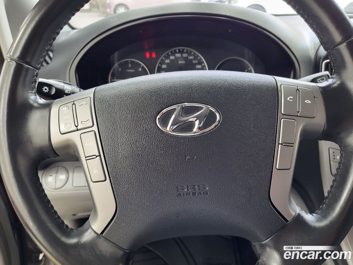 Hyundai Starex