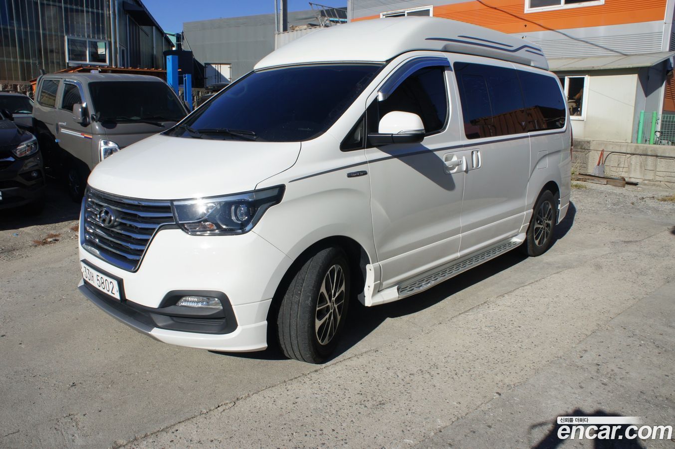 Hyundai Starex