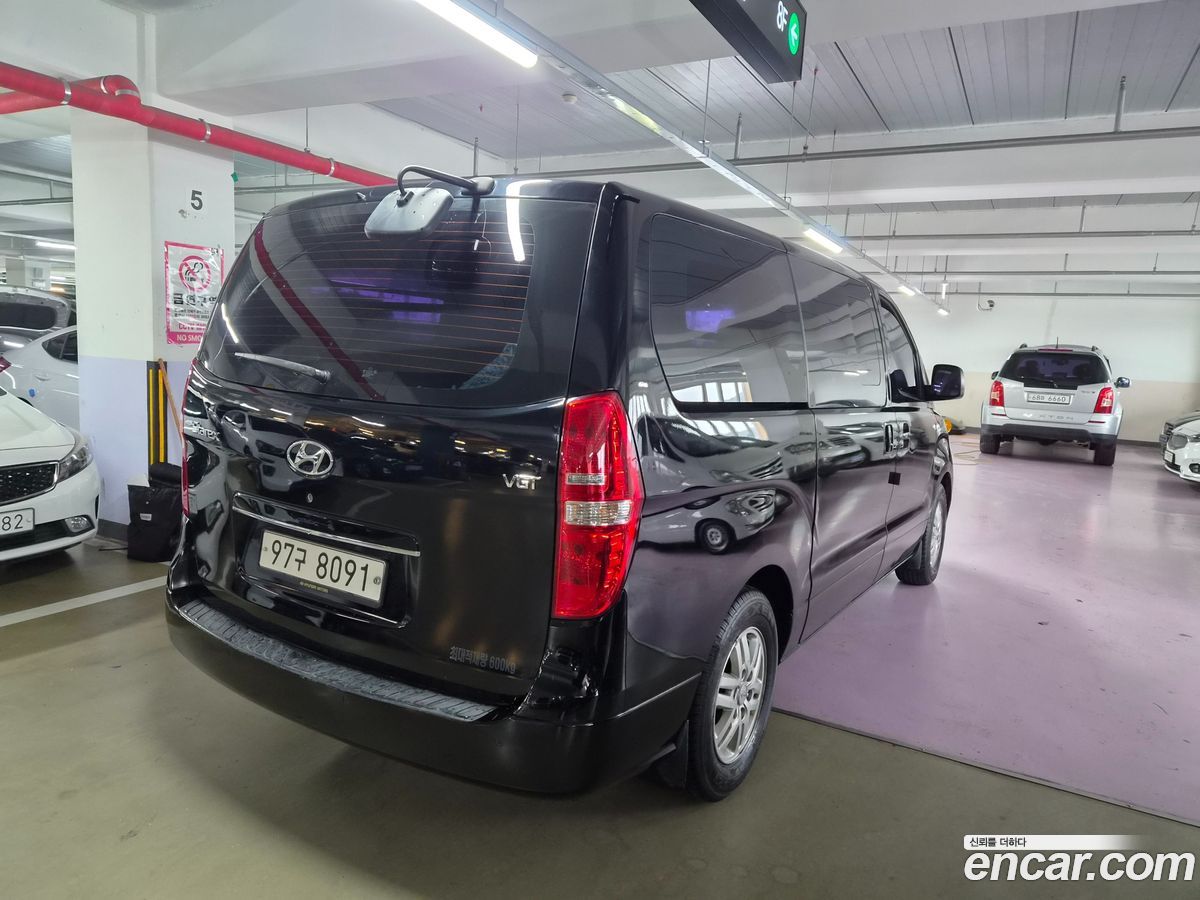 Hyundai Starex
