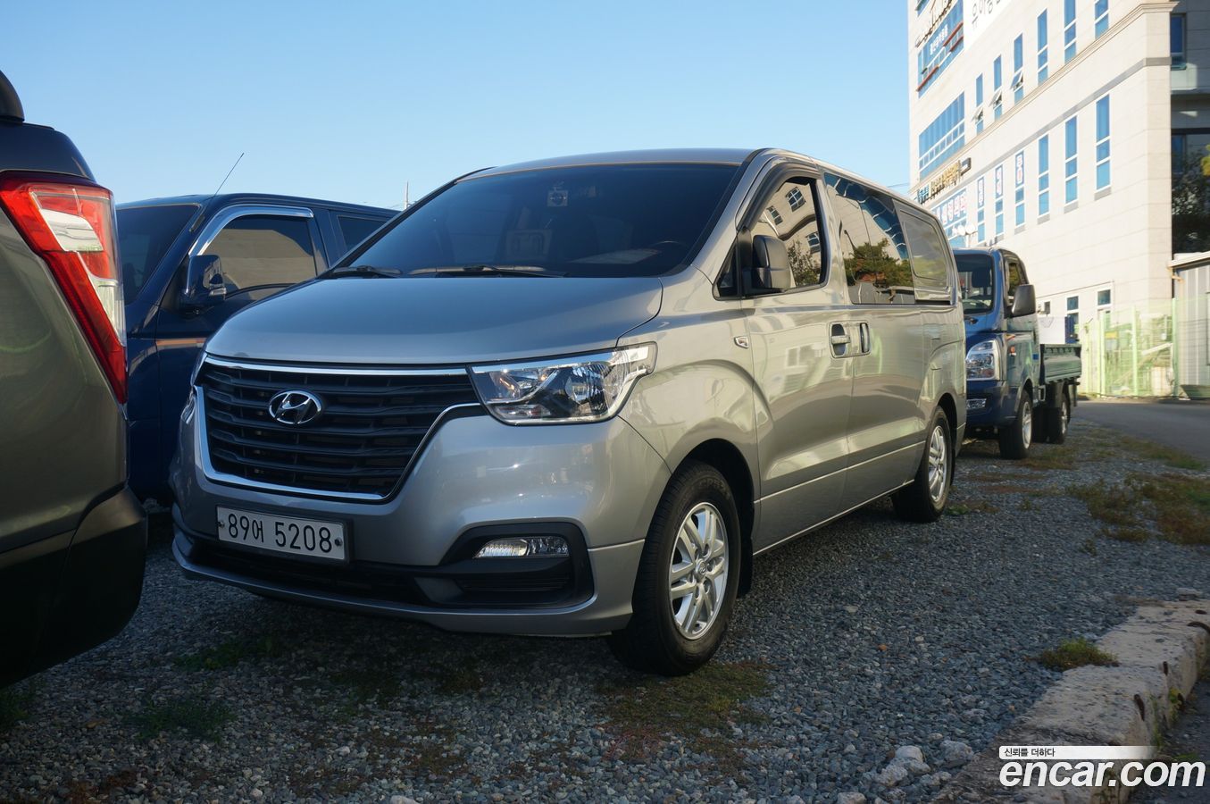 Hyundai Starex