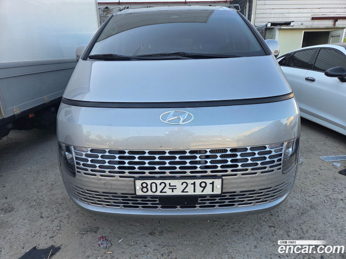 Hyundai Staria