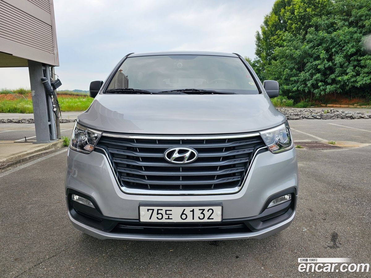 Hyundai Starex