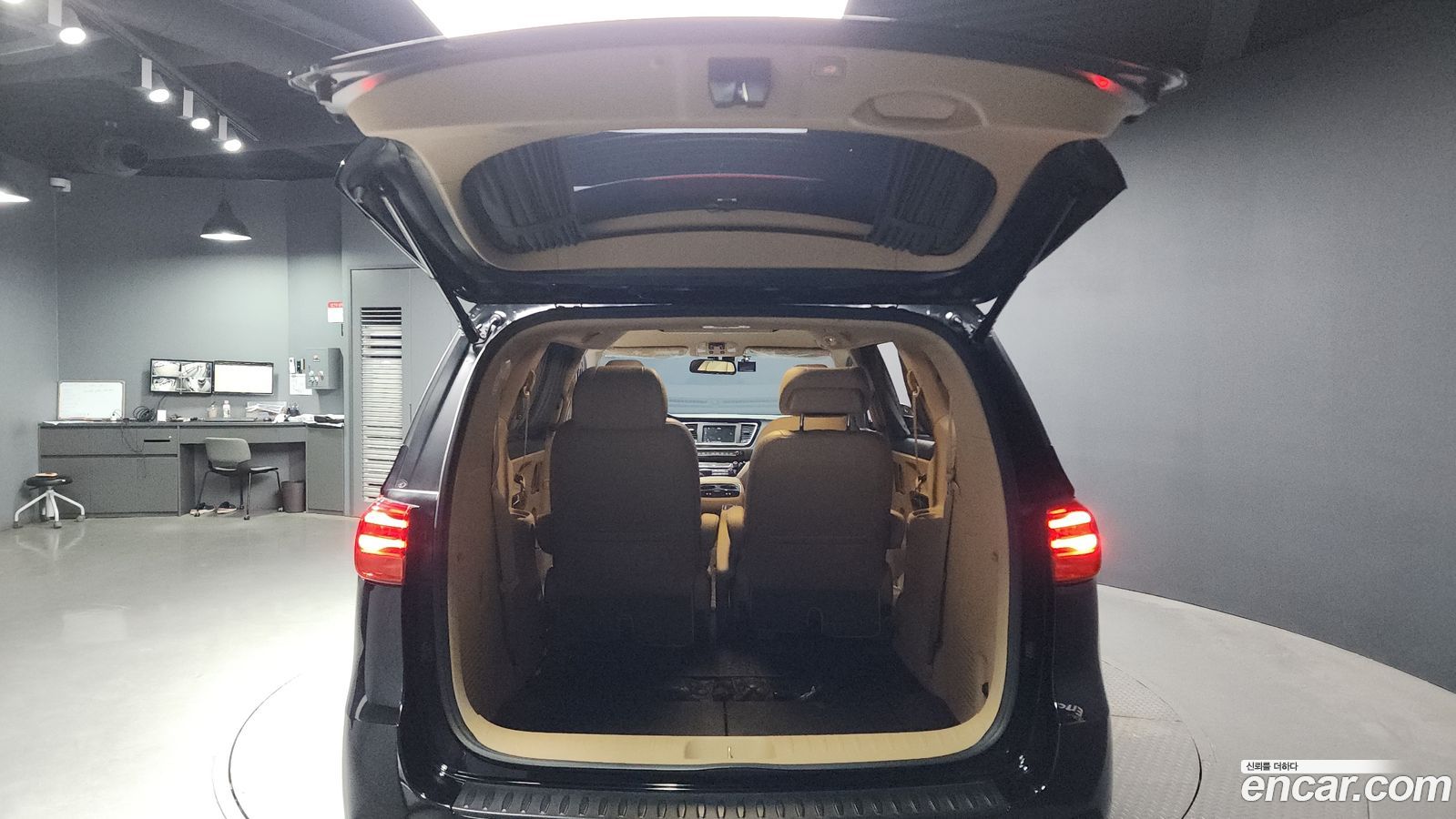 Kia Canival
