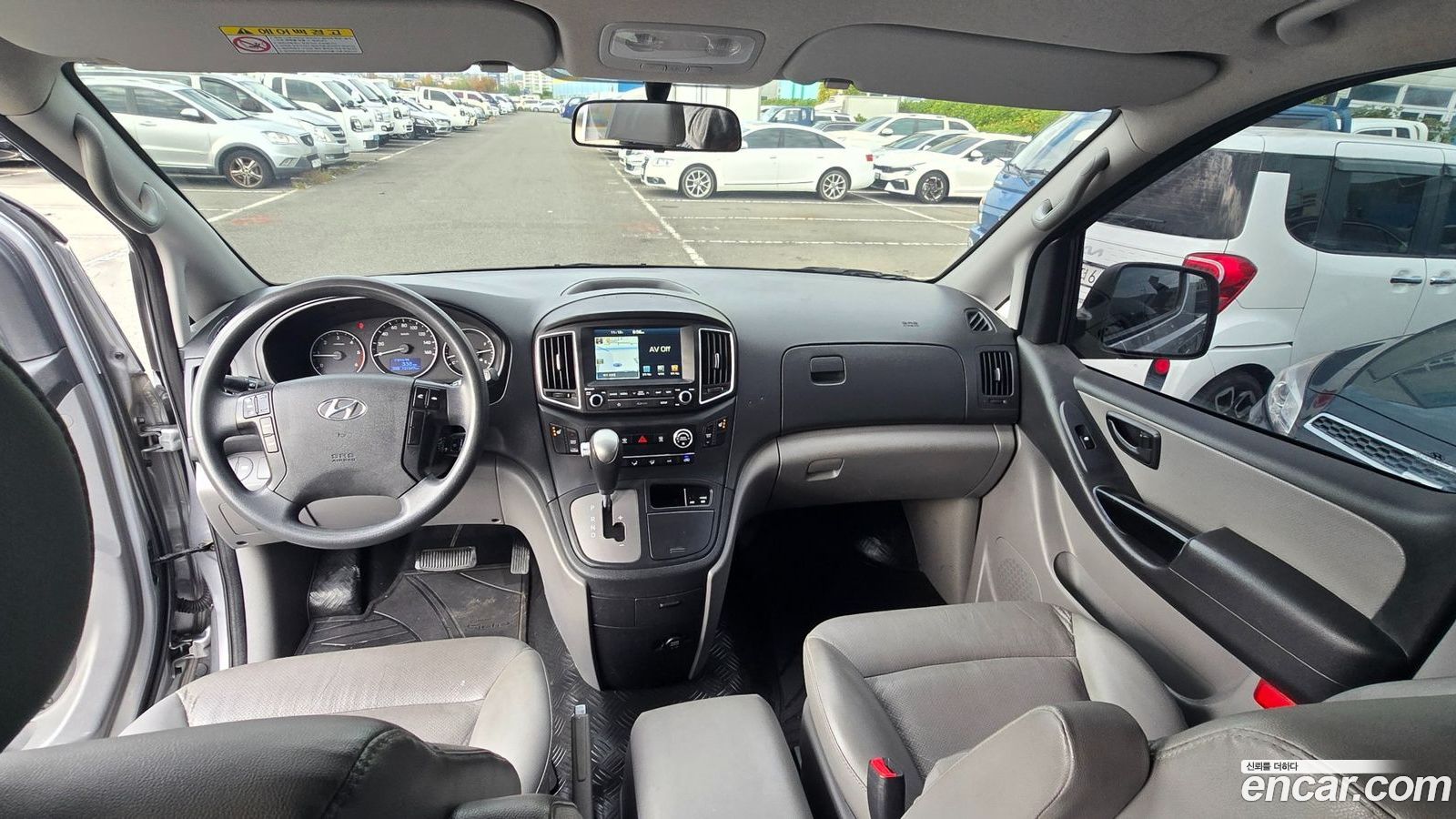 Hyundai Starex