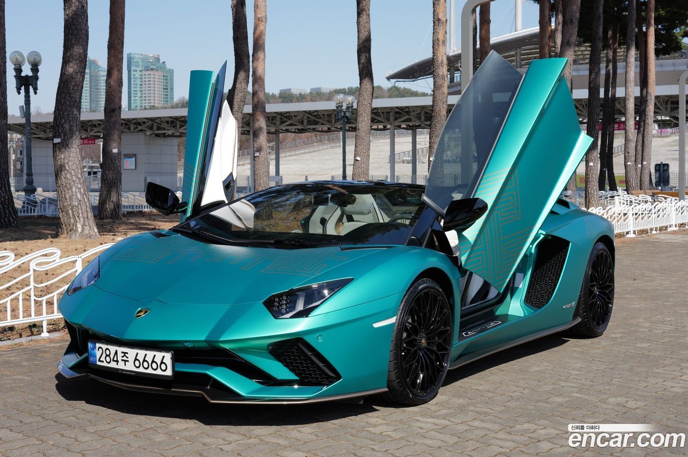 Lamborghini Aventador