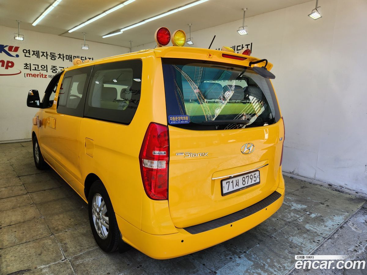 Hyundai Starex