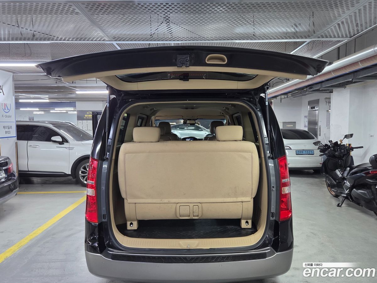 Hyundai Starex