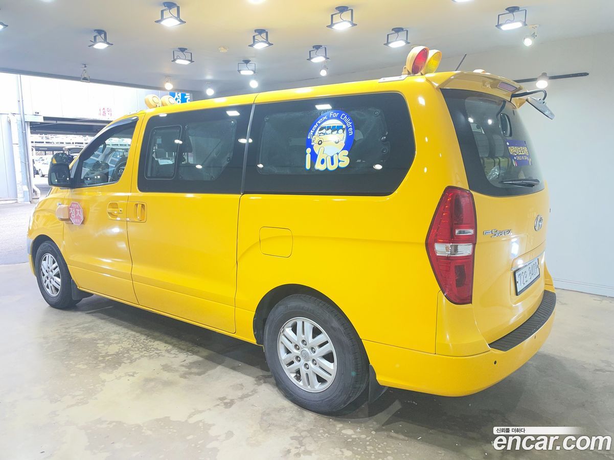 Hyundai Starex