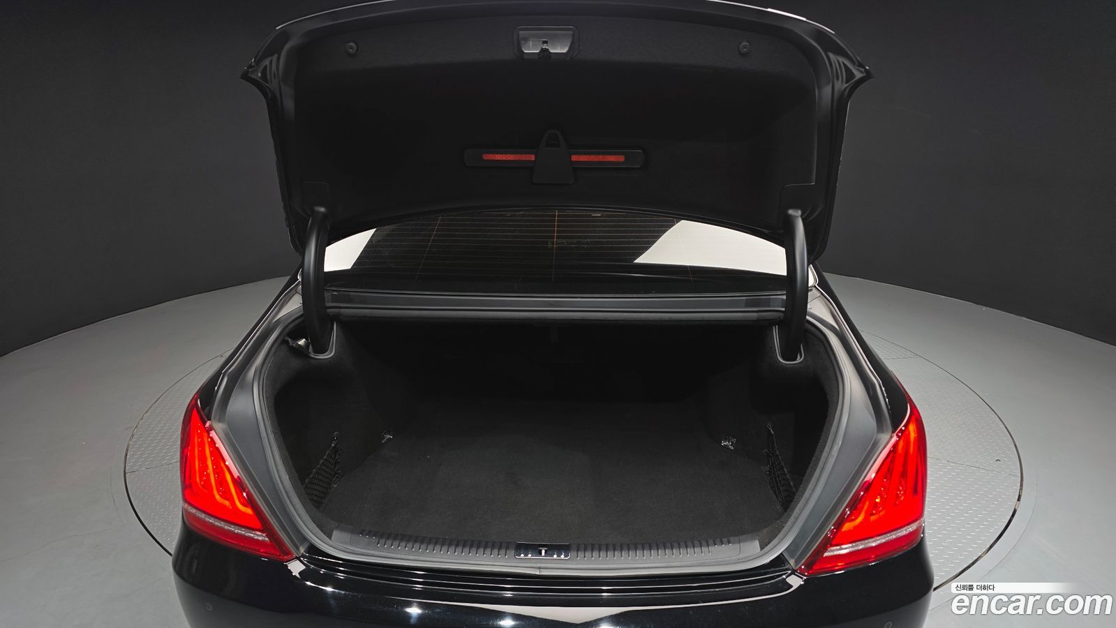 Genesis EQ900