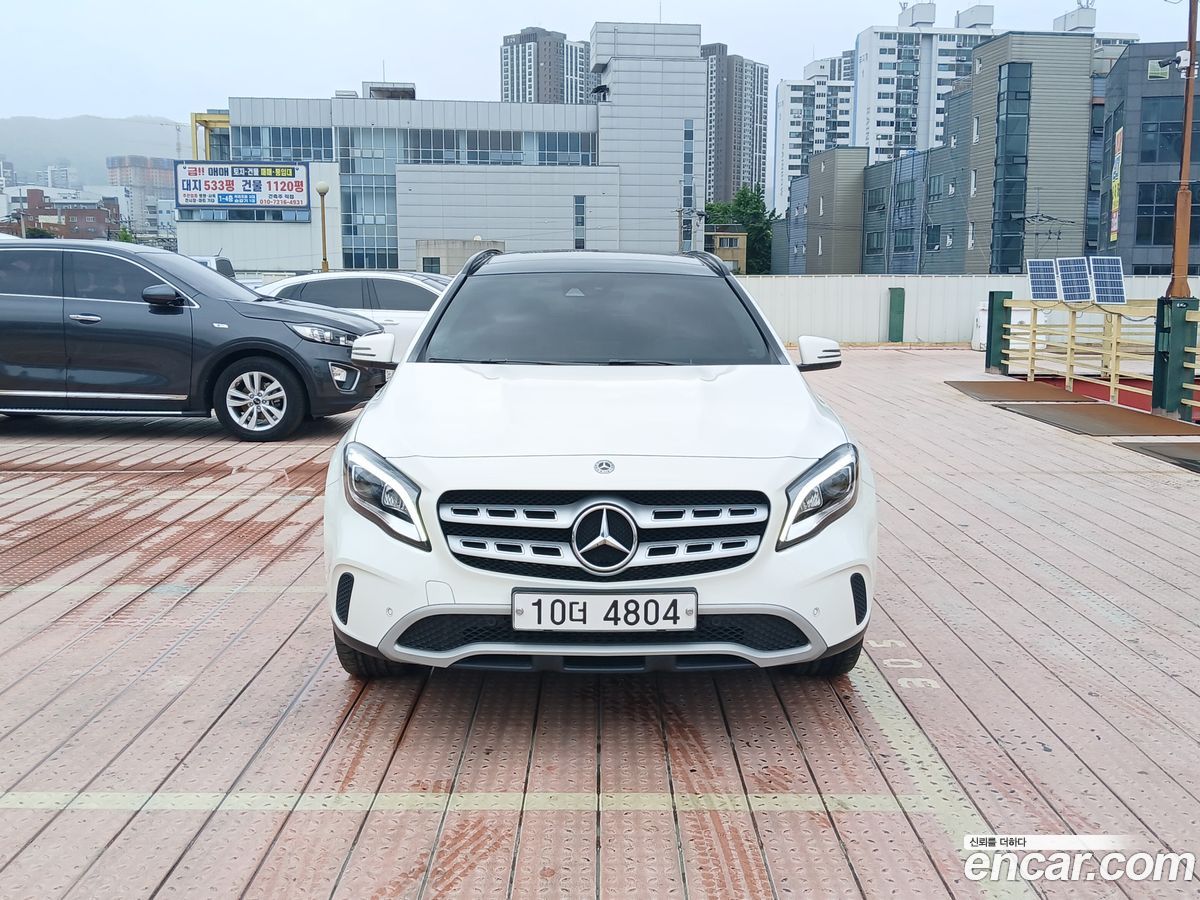 Mercedes-Benz GLA-Class
