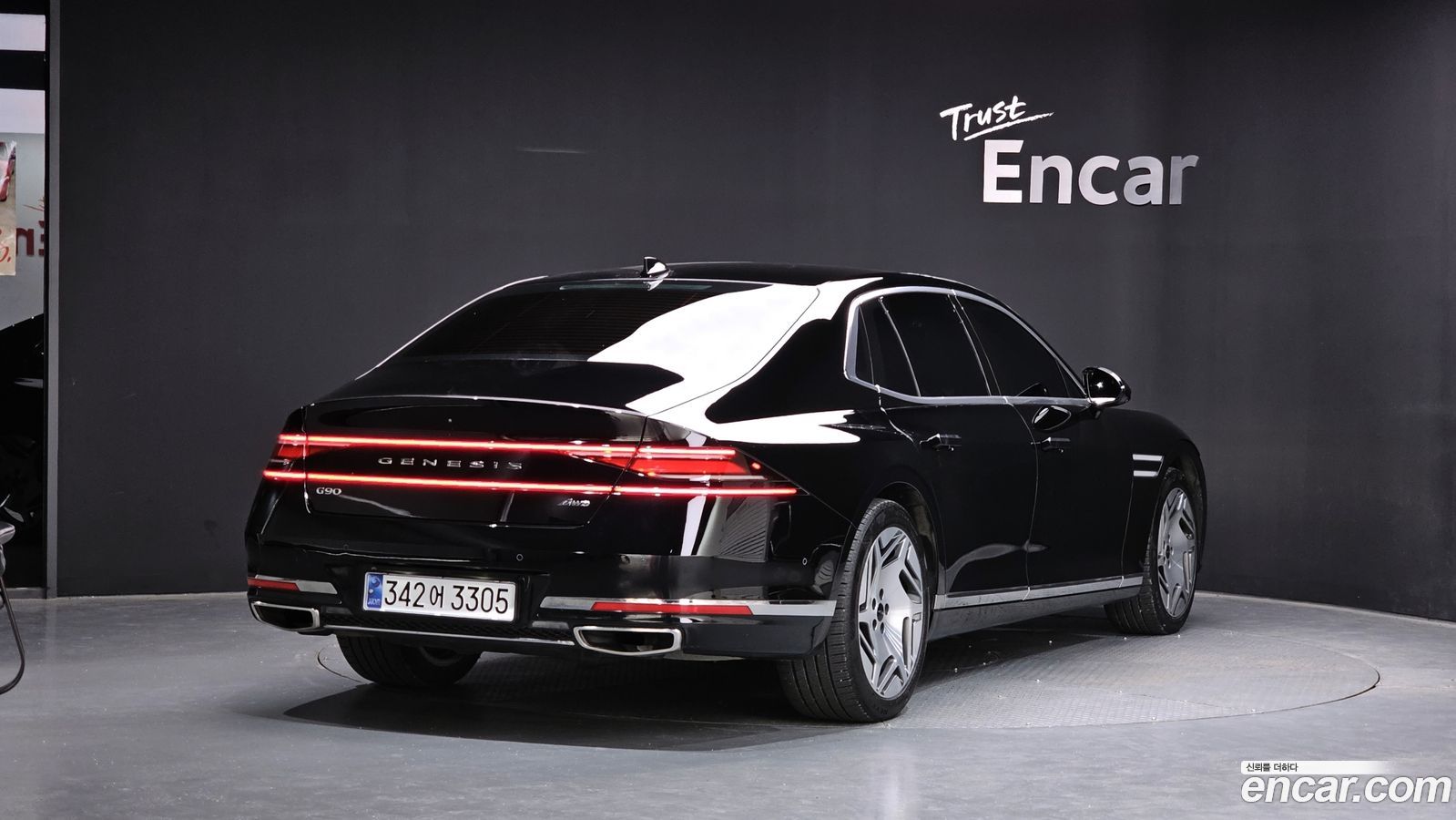 Genesis G90