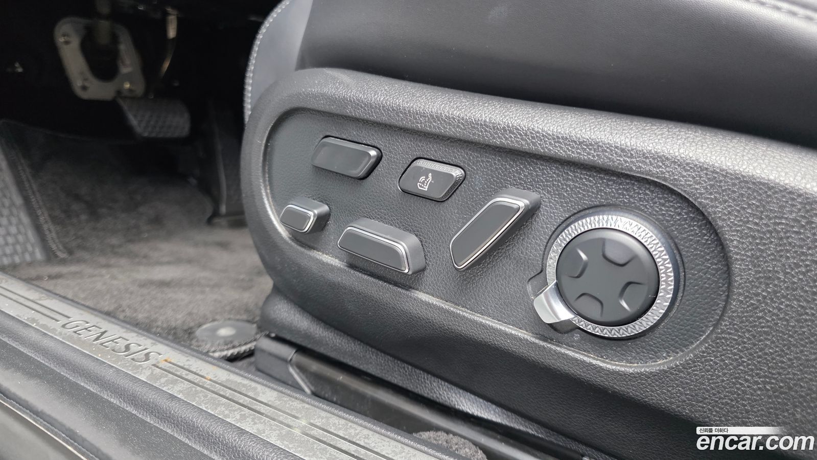 Genesis GV60