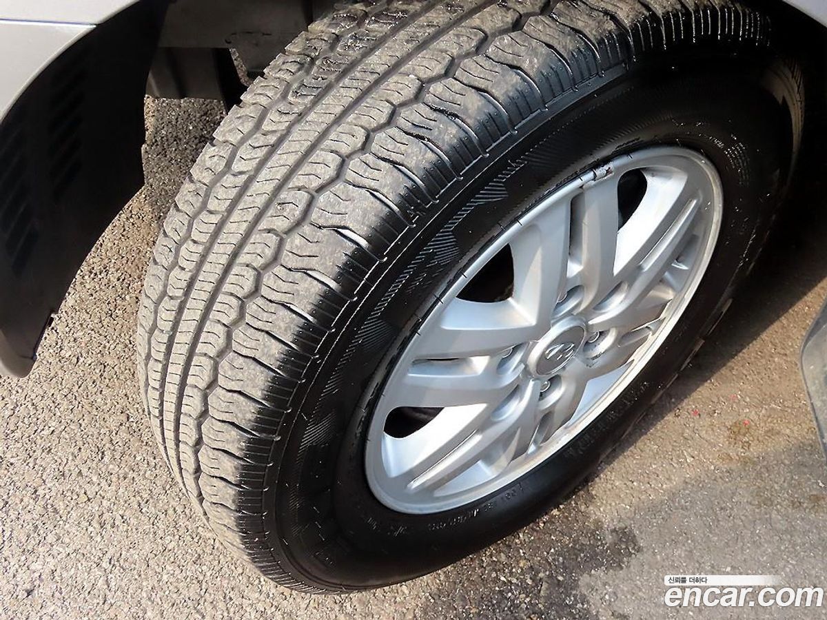 Hyundai Starex