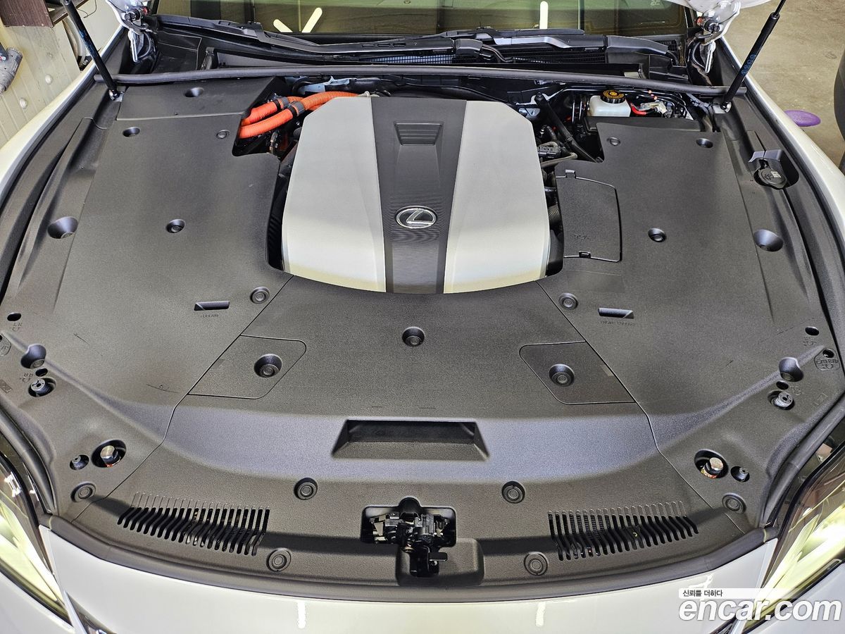 Lexus LS Mk5