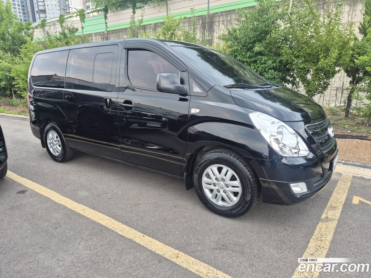 Hyundai Starex