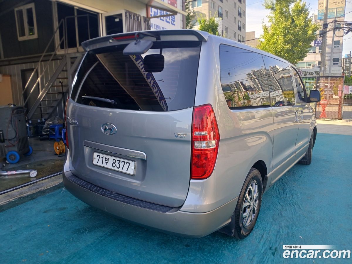Hyundai Starex