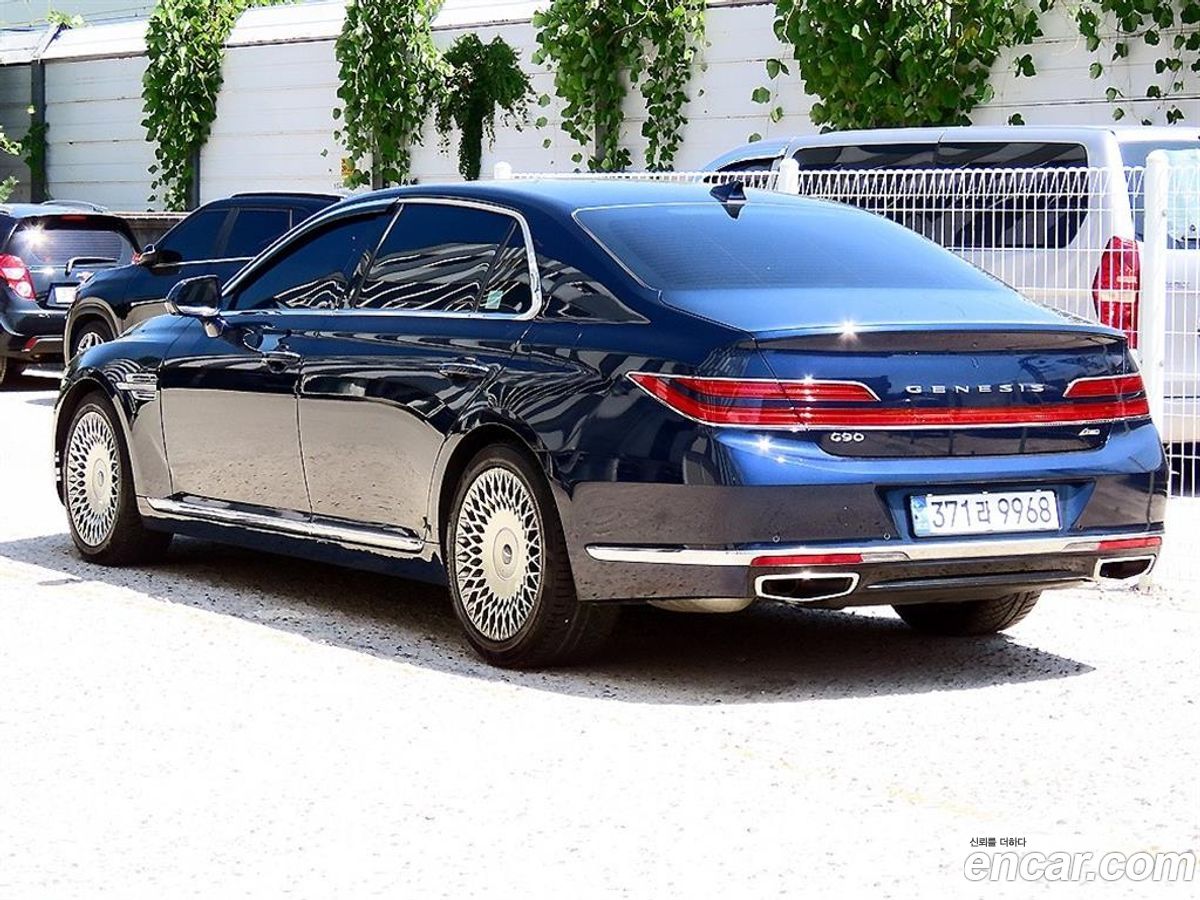 Genesis G90