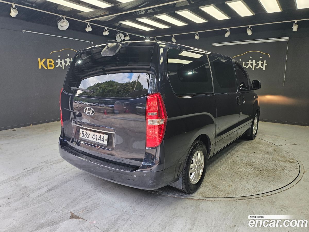 Hyundai Starex