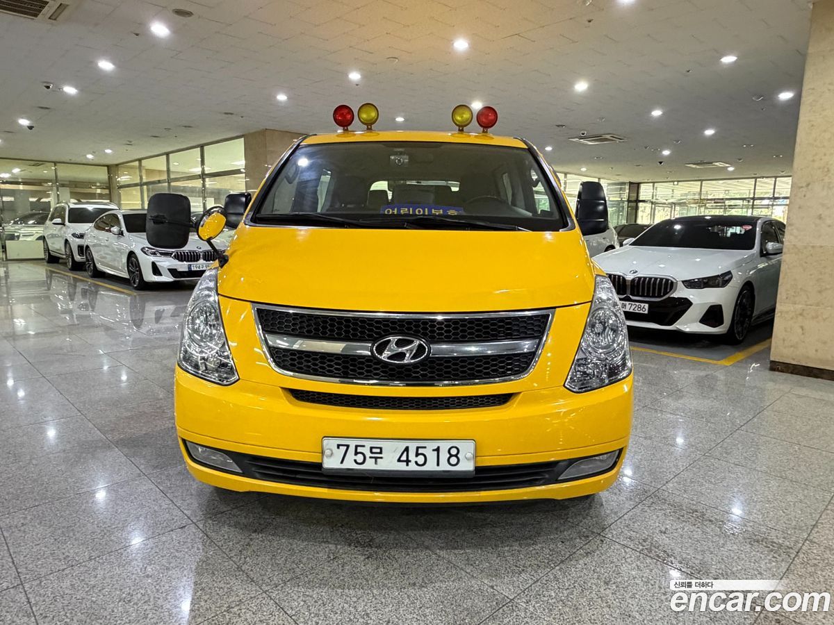 Hyundai Starex
