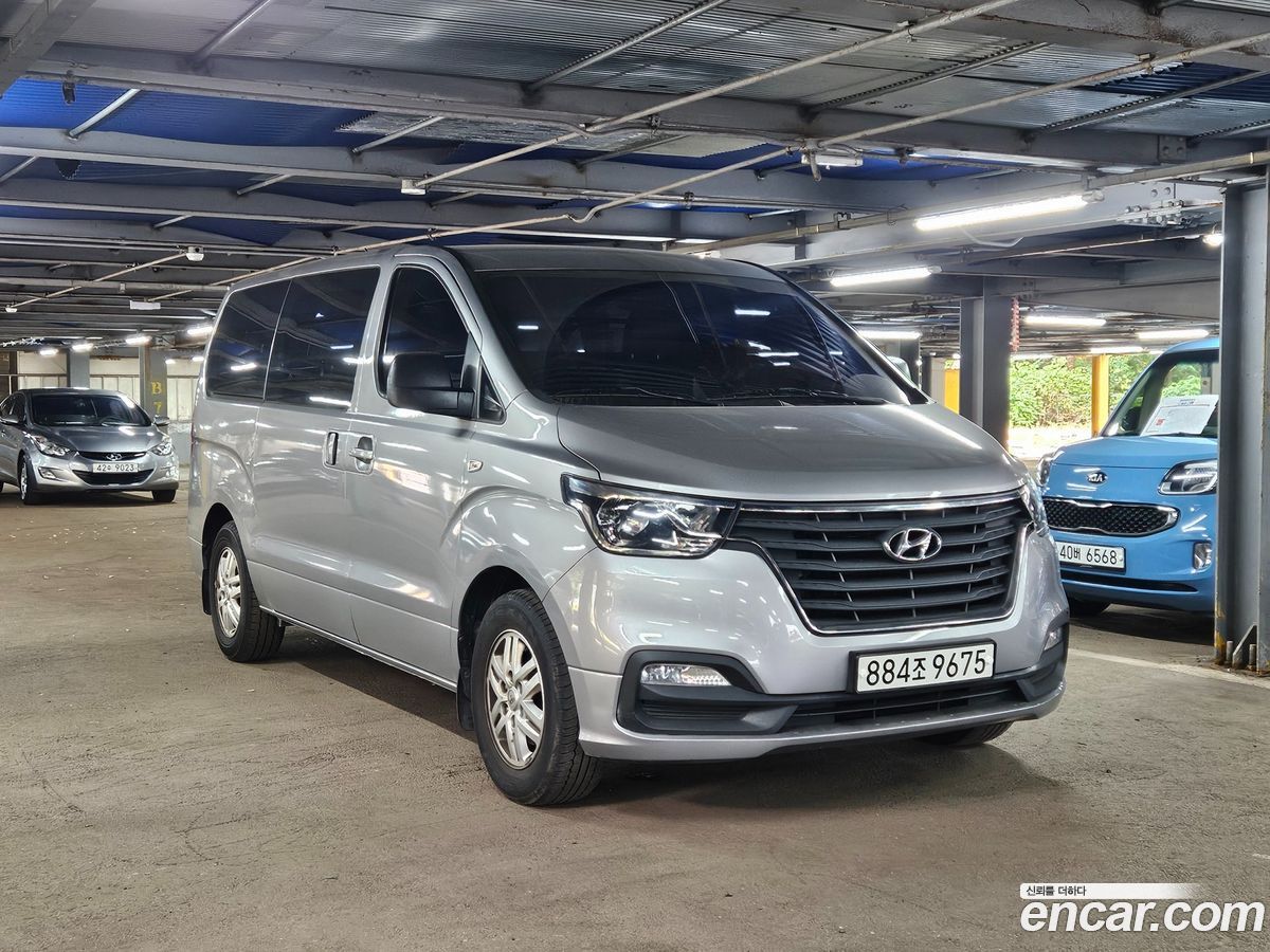 Hyundai Starex
