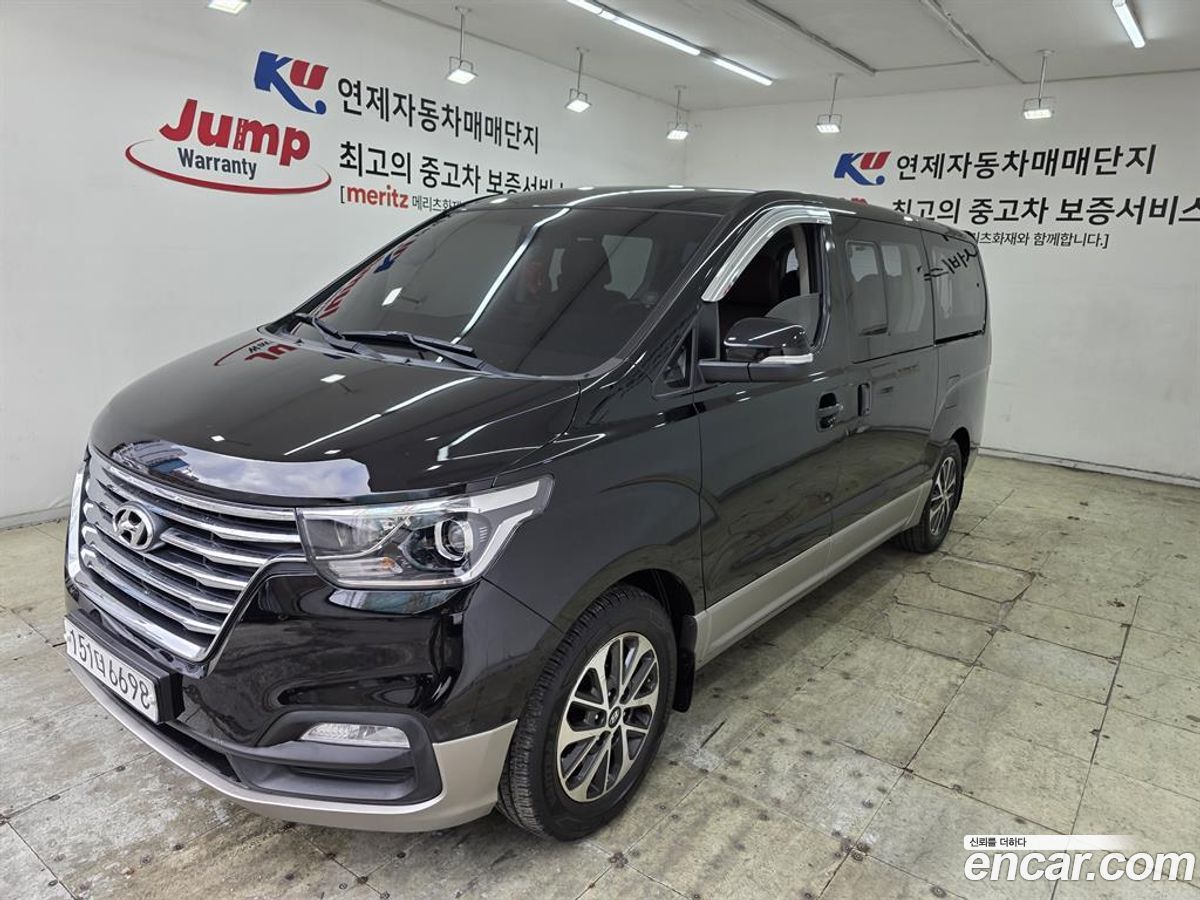 Hyundai Starex