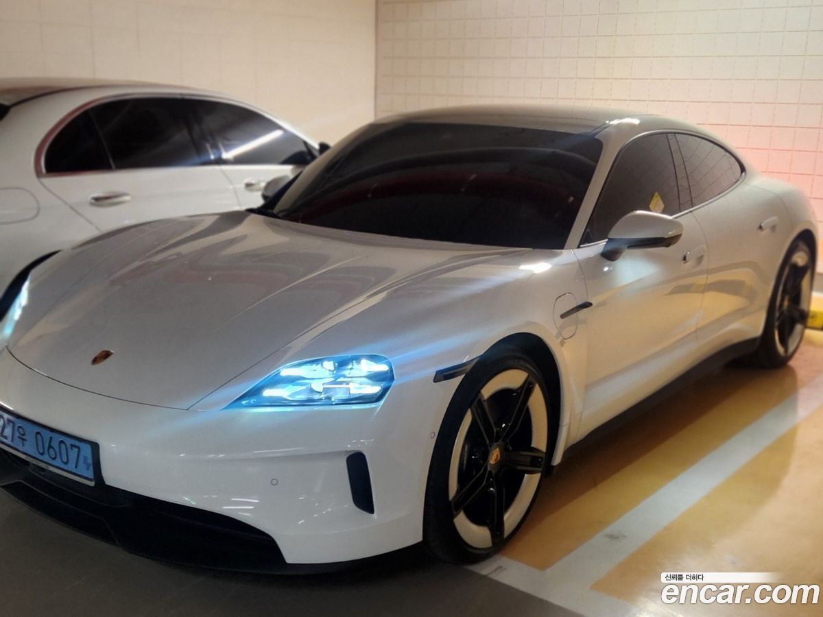 Porsche Taycan