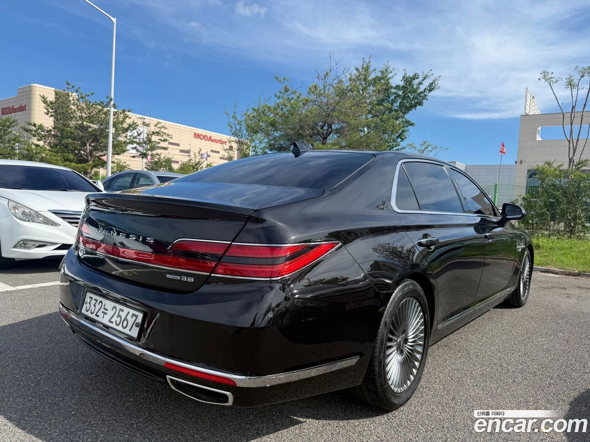 Genesis G90