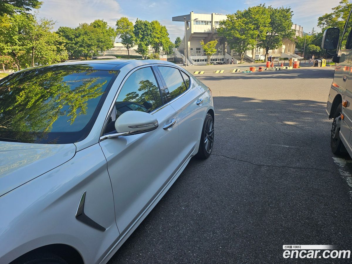 Genesis G70