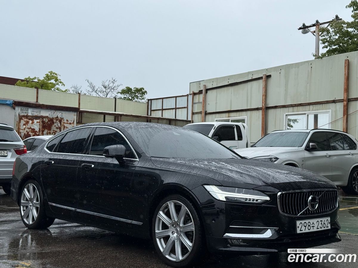 Volvo S90