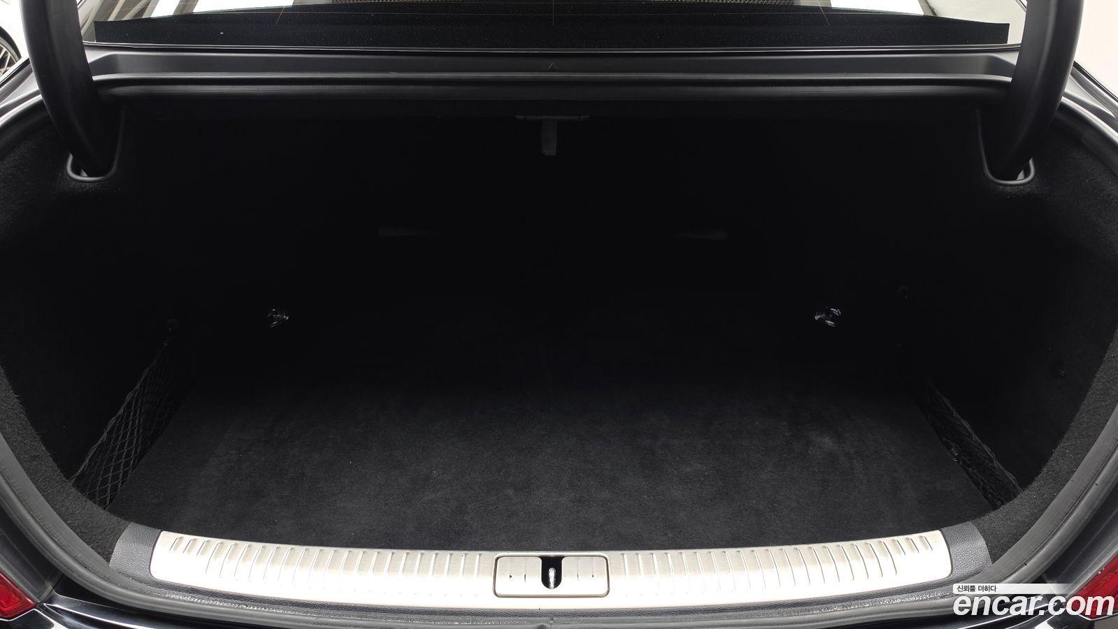 Genesis EQ900