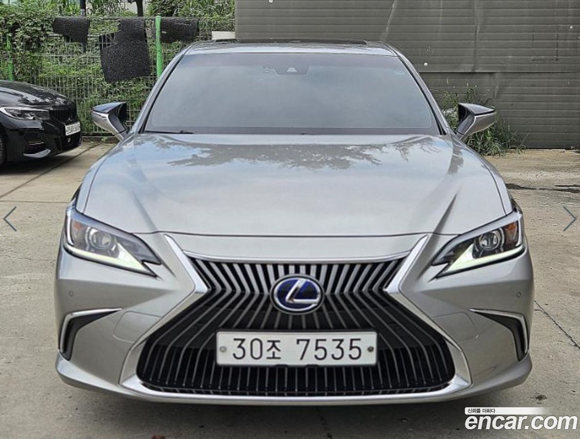 Lexus ES Mk7