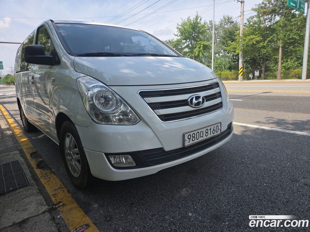 Hyundai Starex